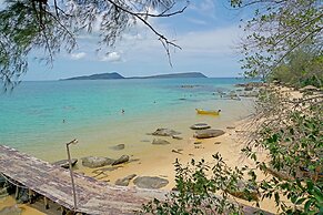 Tree House Bungalows Resort