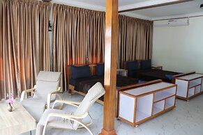 Tree House Bungalows Resort