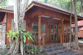 Tree House Bungalows Resort