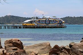 Tree House Bungalows Resort