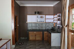 Tree House Bungalows Resort