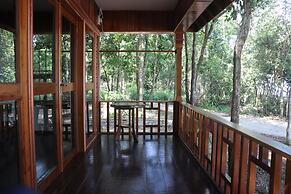 Tree House Bungalows Resort