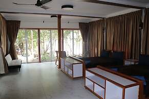 Tree House Bungalows Resort