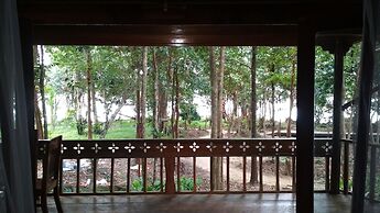 Tree House Bungalows Resort