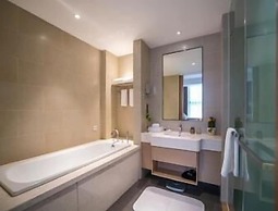 Jingtang Ramada Encore Hotel