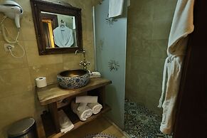 Demisos Caves The Hotel