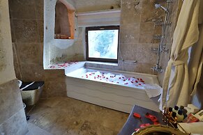 Demisos Caves The Hotel