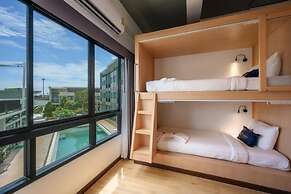 Phuket Airport Place