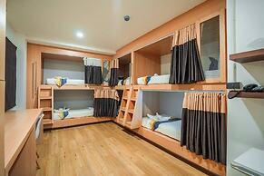 Phuket Airport Place