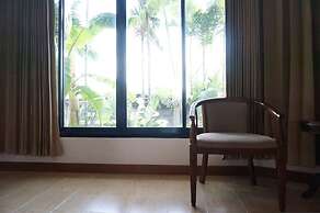 Country Lakeview Hotel