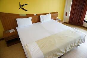 Country Lakeview Hotel