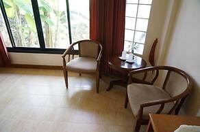 Country Lakeview Hotel