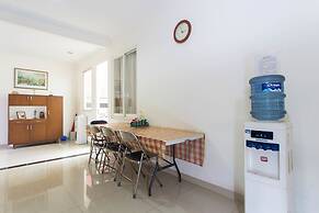 RedDoorz Plus near Siloam Karawaci