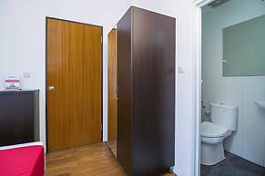 RedDoorz Plus near Plaza Indonesia