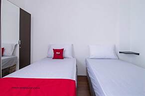 RedDoorz Plus near Plaza Indonesia