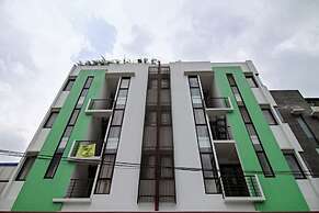 RedDoorz Plus near Plaza Indonesia