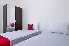 RedDoorz Plus near Plaza Indonesia