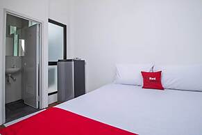 RedDoorz Plus near Plaza Indonesia