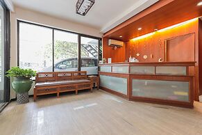 RedDoorz near Gubeng Station