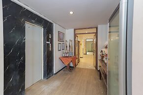 RedDoorz near Gubeng Station