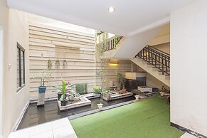 RedDoorz near Gubeng Station