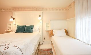 The Charlotte Hotel & Restaurant