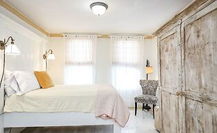 The Charlotte Hotel & Restaurant