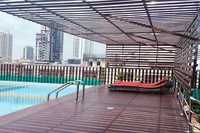 Top High Airport Link Hotel