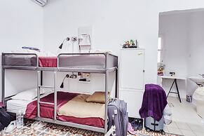 Granny's Inn - Hostel