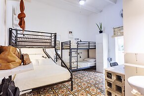 Granny's Inn - Hostel