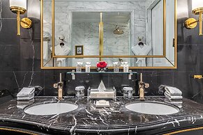 Lotte Hotel St.Petersburg