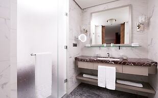 Lotte Hotel St.Petersburg