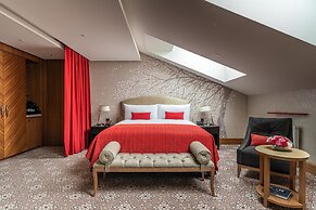 Lotte Hotel St.Petersburg