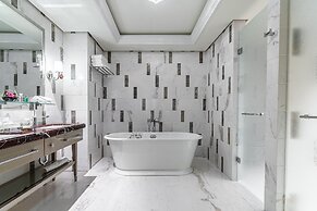 Lotte Hotel St.Petersburg