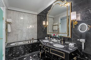 Lotte Hotel St.Petersburg