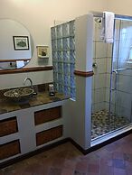 Dunvegan Execu Lodge