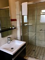 Dunvegan Execu Lodge