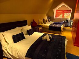 Mandalay Beach B & B