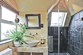 Mandalay Beach B & B