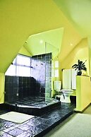 Mandalay Beach B & B