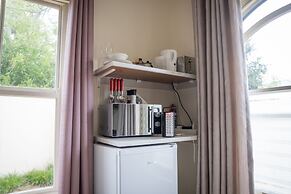 Rustic Manor Bed And Breakfast