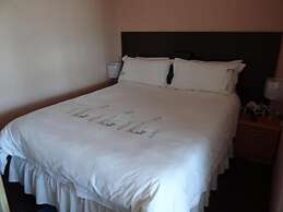 Flossie’s Bed and Breakfast