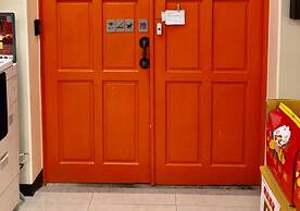 Oldmancaptain Hostel