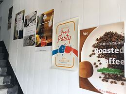 Oldmancaptain Hostel