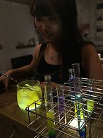 Oldmancaptain Hostel