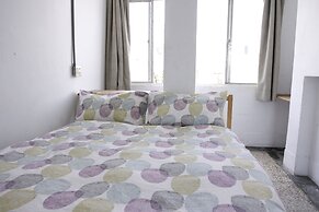 Oldmancaptain Hostel