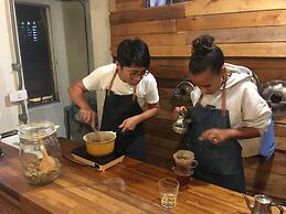 Oldmancaptain Hostel