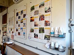 Oldmancaptain Hostel