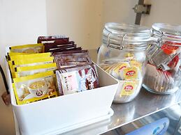 Oldmancaptain Hostel