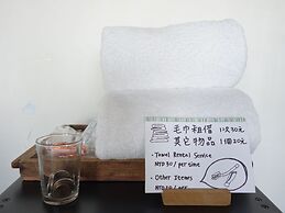 Oldmancaptain Hostel